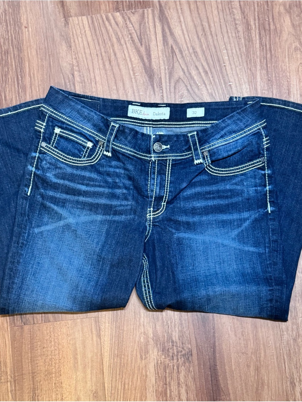 BKE Dakota Capris Dark Blue Cropped Jeans with Cream Contrast Stitching size 32 - Picture 6 of 6